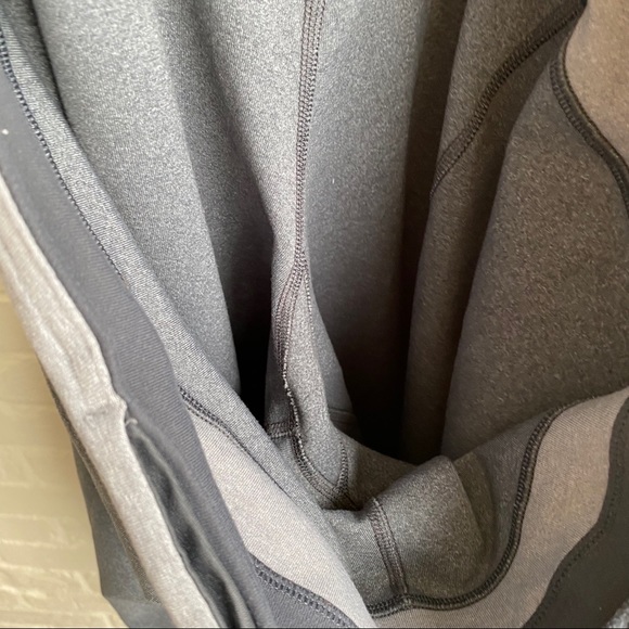 Lululemon Capri Athletic Pants Gray Sz 8 - Picture 9 of 16
